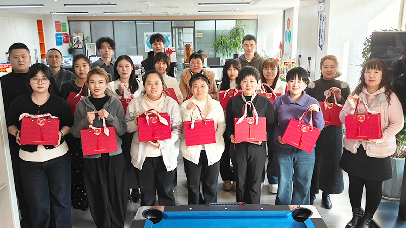 泰安星际网络  致星际女神：你的光芒，我们用健康来守护